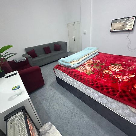 Ferienwohnung Furnished Studio With Private Entrance Irbid Exterior foto